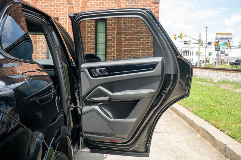2023 Porsche Cayenne MSRP$87080/PlatinumEdition/Heated&CooledSeats/SoftCloseDoors - 23026480 - 32