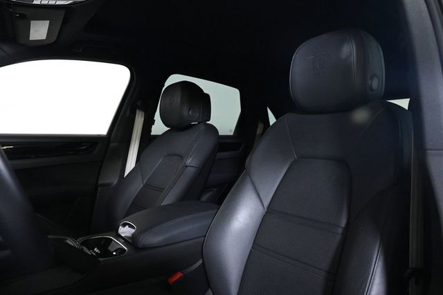 2023 Porsche Cayenne Platinum Edition - 23016410 - 4