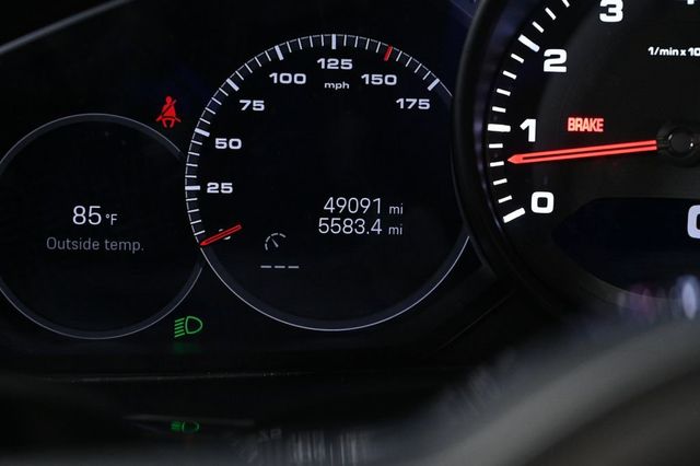 2023 Porsche Cayenne Platinum Edition - 23022154 - 13