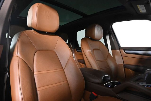 2023 Porsche Cayenne Platinum Edition - 23022154 - 17