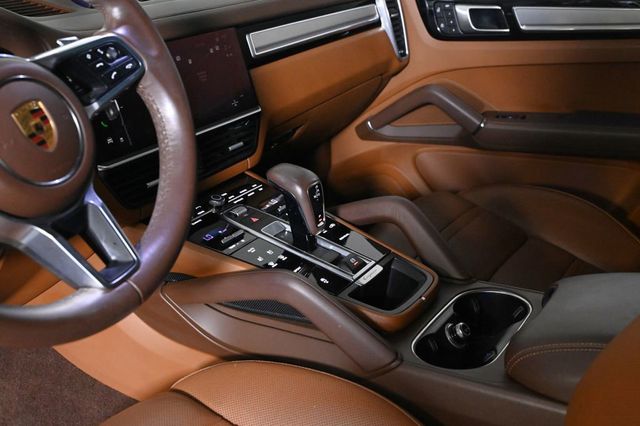 2023 Porsche Cayenne Platinum Edition - 23022154 - 21