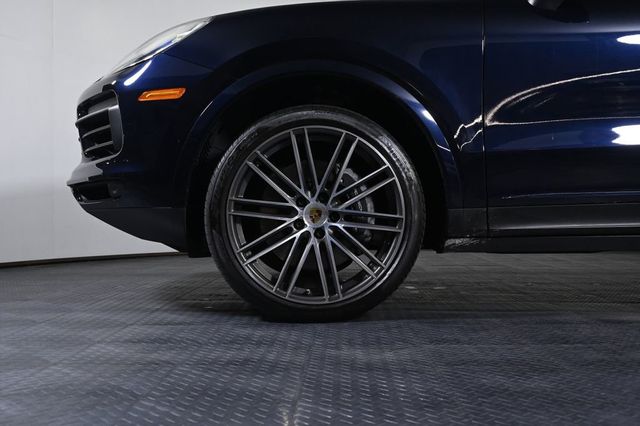 2023 Porsche Cayenne Platinum Edition - 23022154 - 28