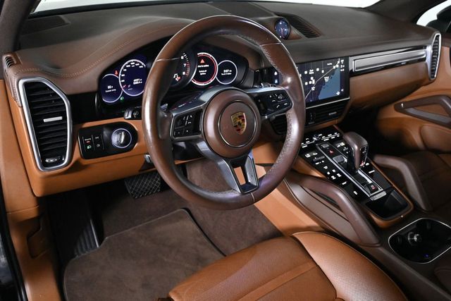 2023 Porsche Cayenne Platinum Edition - 23022154 - 3