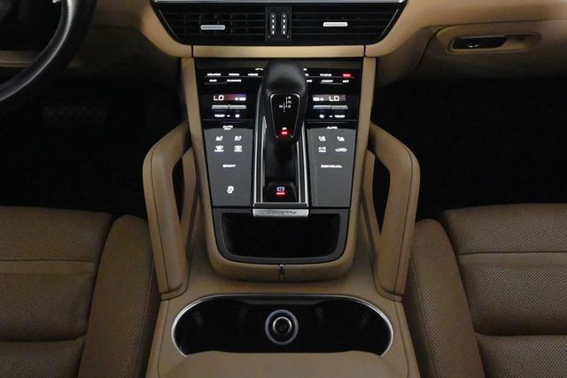 2023 Porsche Cayenne Platinum Edition - 23023072 - 15