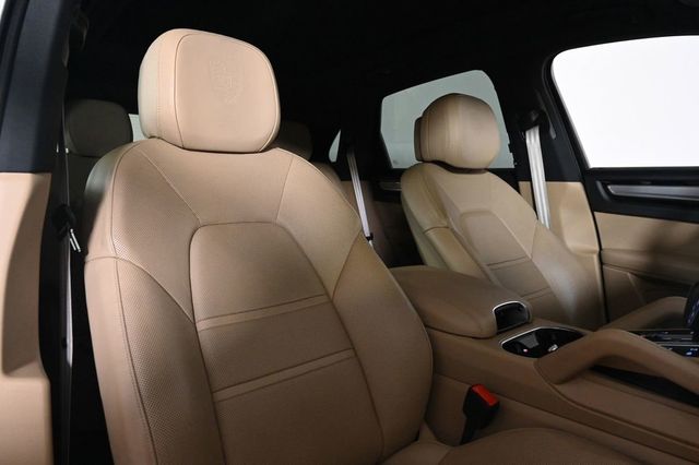 2023 Porsche Cayenne Platinum Edition - 23023072 - 17