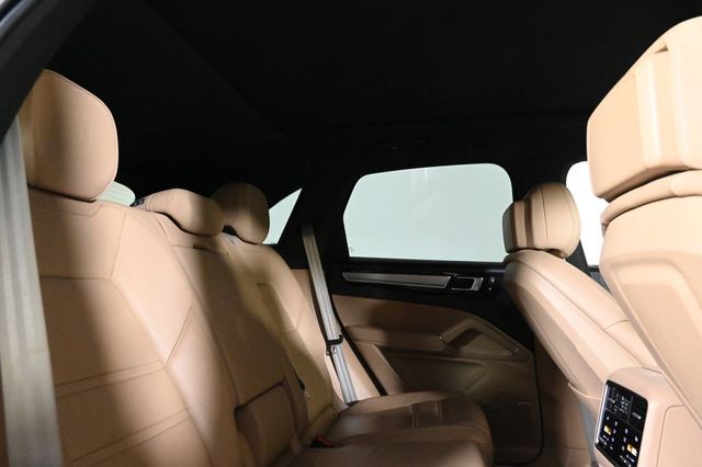2023 Porsche Cayenne Platinum Edition - 23023072 - 18