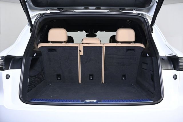 2023 Porsche Cayenne Platinum Edition - 23023072 - 27