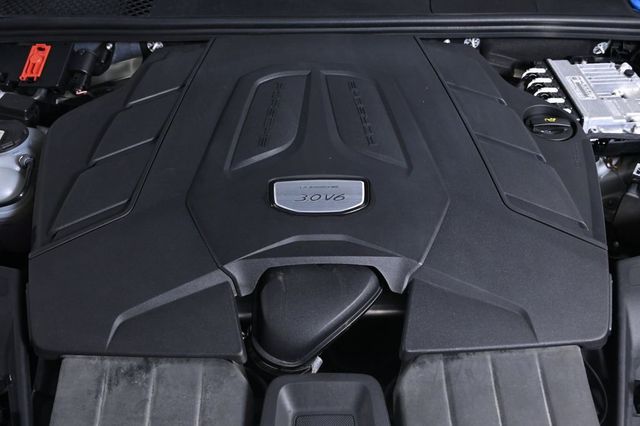 2023 Porsche Cayenne Platinum Edition - 23023072 - 28