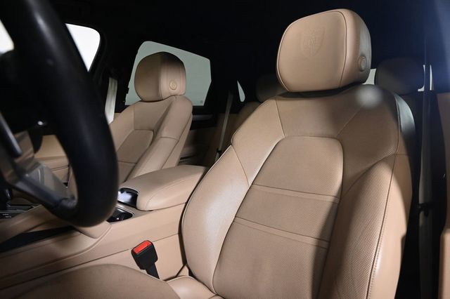 2023 Porsche Cayenne Platinum Edition - 23023072 - 4