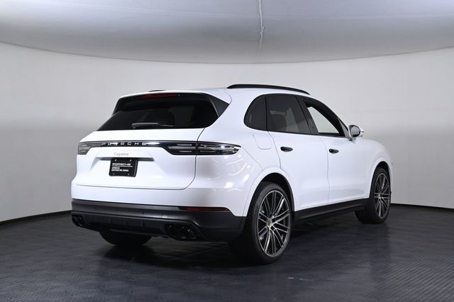 2023 Porsche Cayenne Platinum Edition - 23023072 - 6