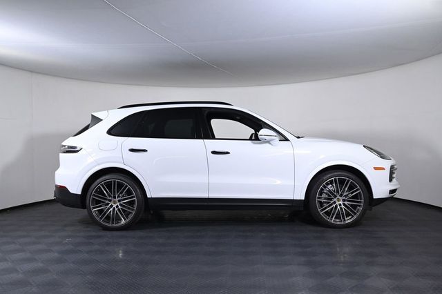 2023 Porsche Cayenne Platinum Edition - 23023072 - 7