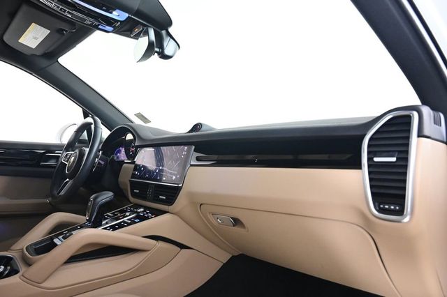 2023 Porsche Cayenne Platinum Edition - 23025454 - 16
