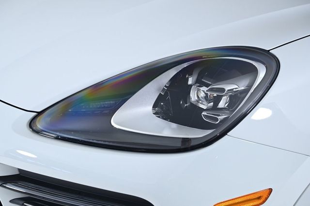 2023 Porsche Cayenne Platinum Edition - 23025454 - 26