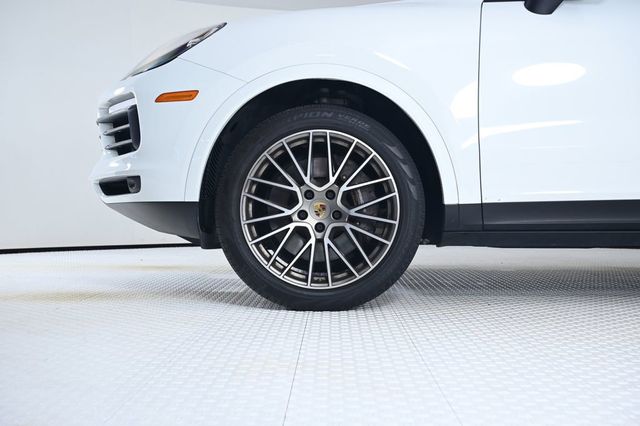 2023 Porsche Cayenne Platinum Edition - 23025454 - 29