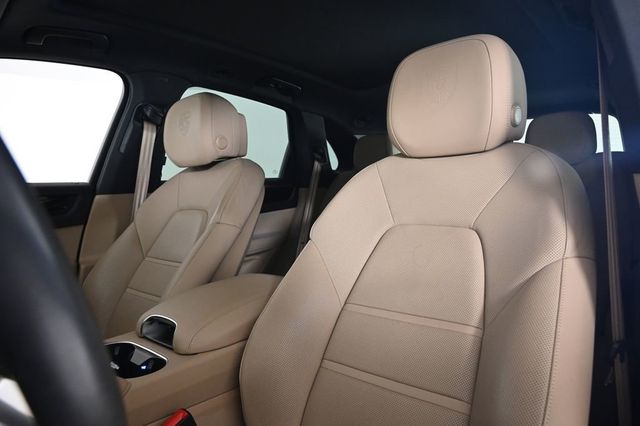 2023 Porsche Cayenne Platinum Edition - 23025454 - 4