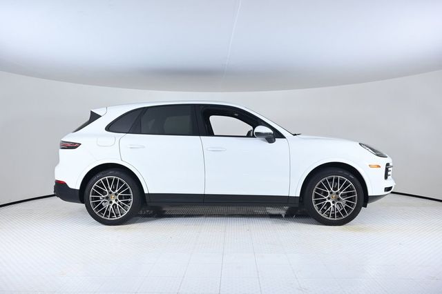 2023 Porsche Cayenne Platinum Edition - 23025454 - 7