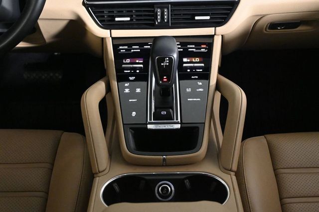 2023 Porsche Cayenne Platinum Edition - 23032755 - 15