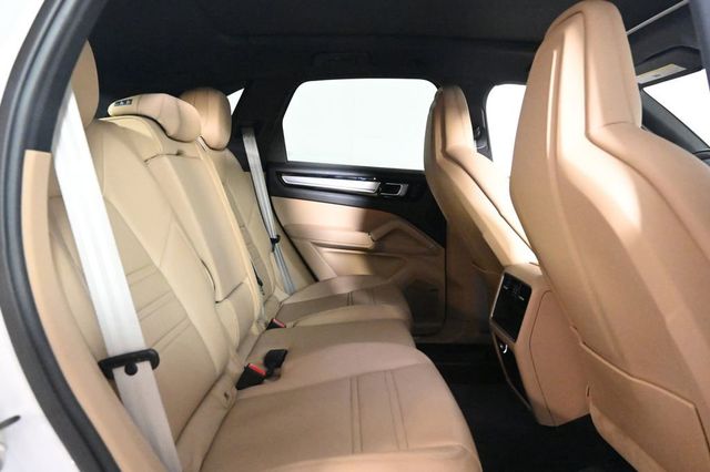 2023 Porsche Cayenne Platinum Edition - 23032755 - 18