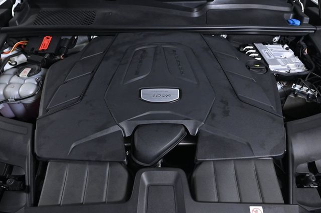 2023 Porsche Cayenne Platinum Edition - 23032755 - 26