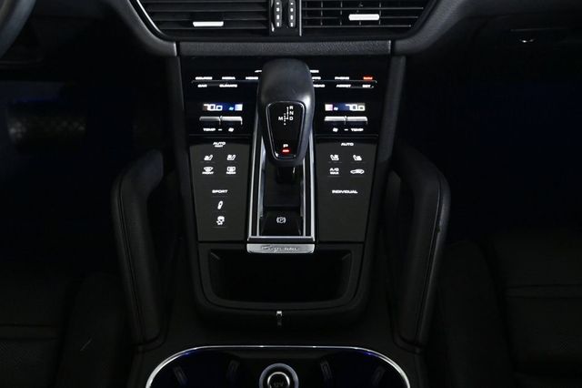 2023 Porsche Cayenne Platinum Edition - 23036326 - 15