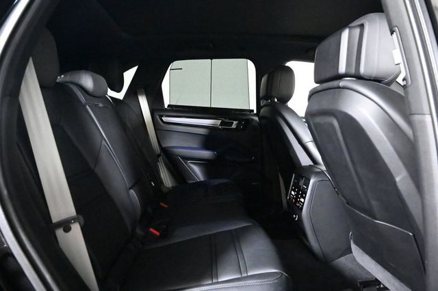 2023 Porsche Cayenne Platinum Edition - 23036326 - 18