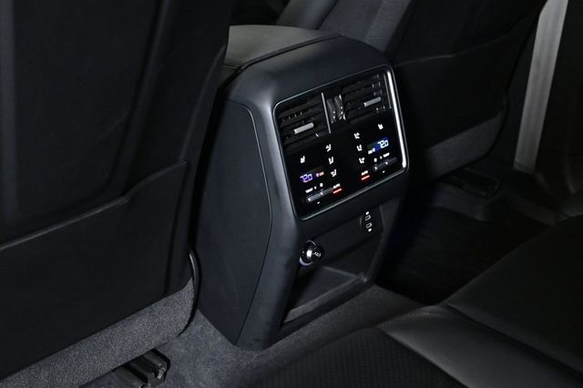 2023 Porsche Cayenne Platinum Edition - 23036326 - 19