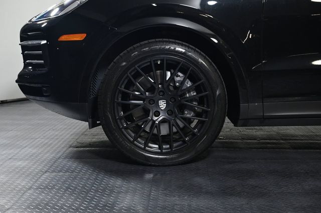 2023 Porsche Cayenne Platinum Edition - 23036326 - 28
