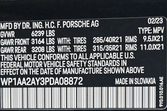 2023 Porsche Cayenne Platinum Edition - 23036326 - 29