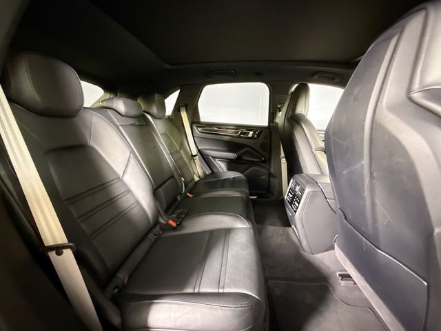 2023 Porsche Cayenne Platinum Edition - 23054366 - 18