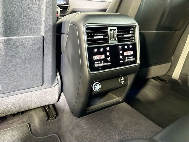 2023 Porsche Cayenne Platinum Edition - 23054366 - 19