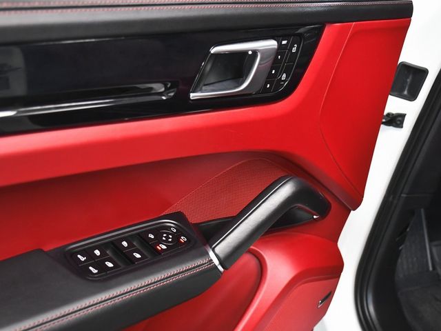 2023 Porsche Cayenne Platinum Edition - 22941057 - 9