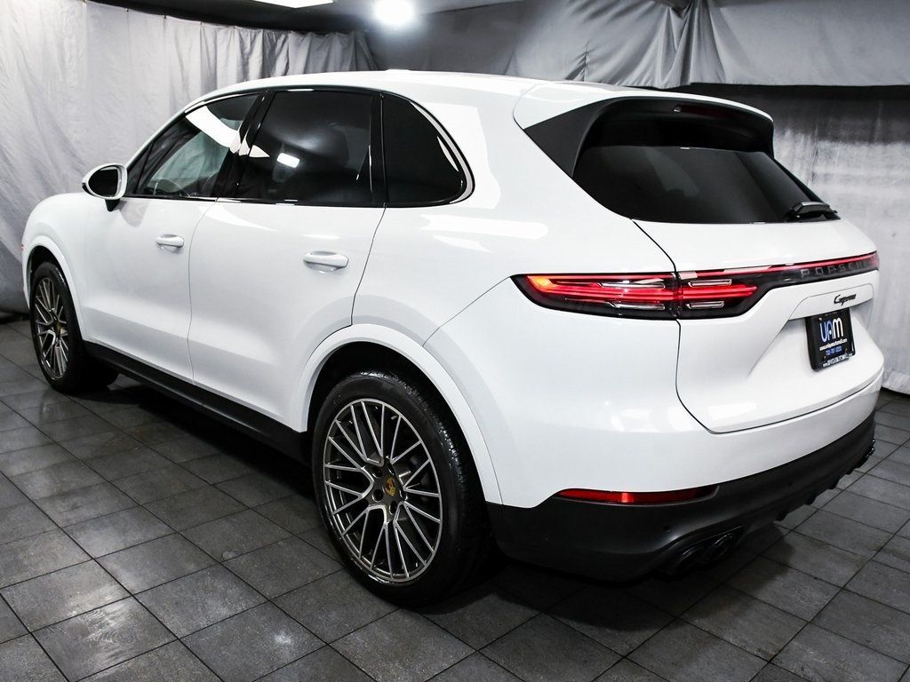 2023 Porsche Cayenne Platinum Edition photo 4