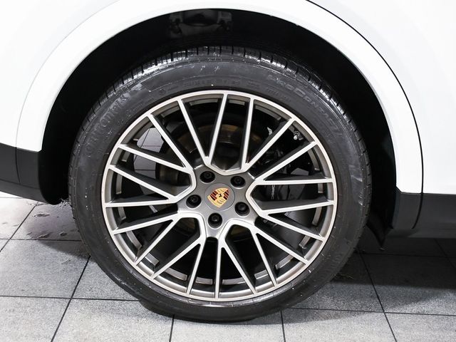 2023 Porsche Cayenne Platinum Edition - 22941057 - 7