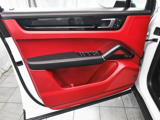 2023 Porsche Cayenne Platinum Edition - 22941057 - 8