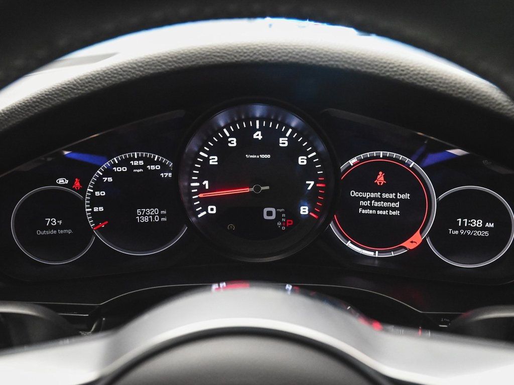 2023 Porsche Cayenne Platinum Edition photo 15