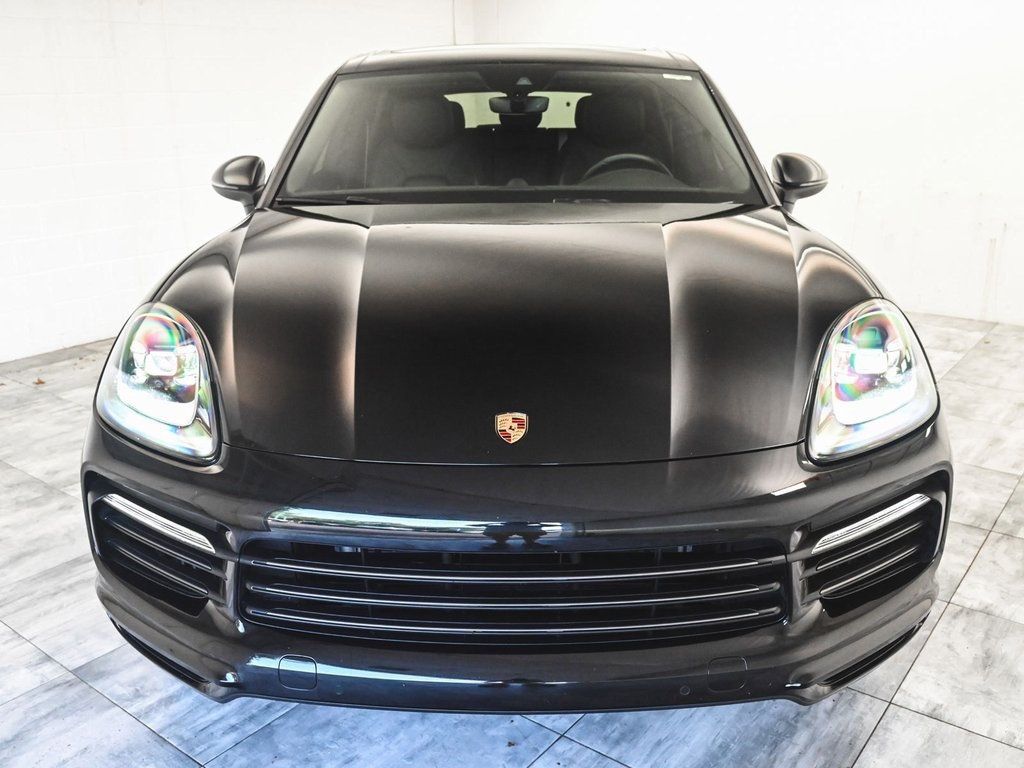 2023 Porsche Cayenne Platinum Edition photo 2