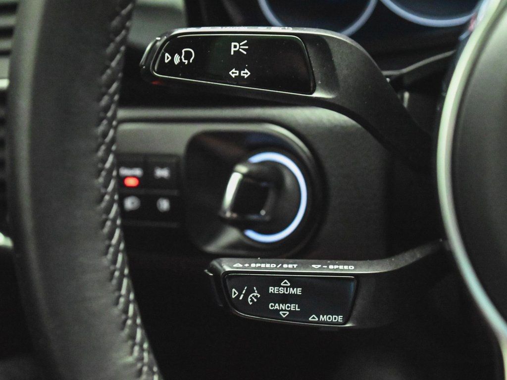 2023 Porsche Cayenne Platinum Edition photo 21