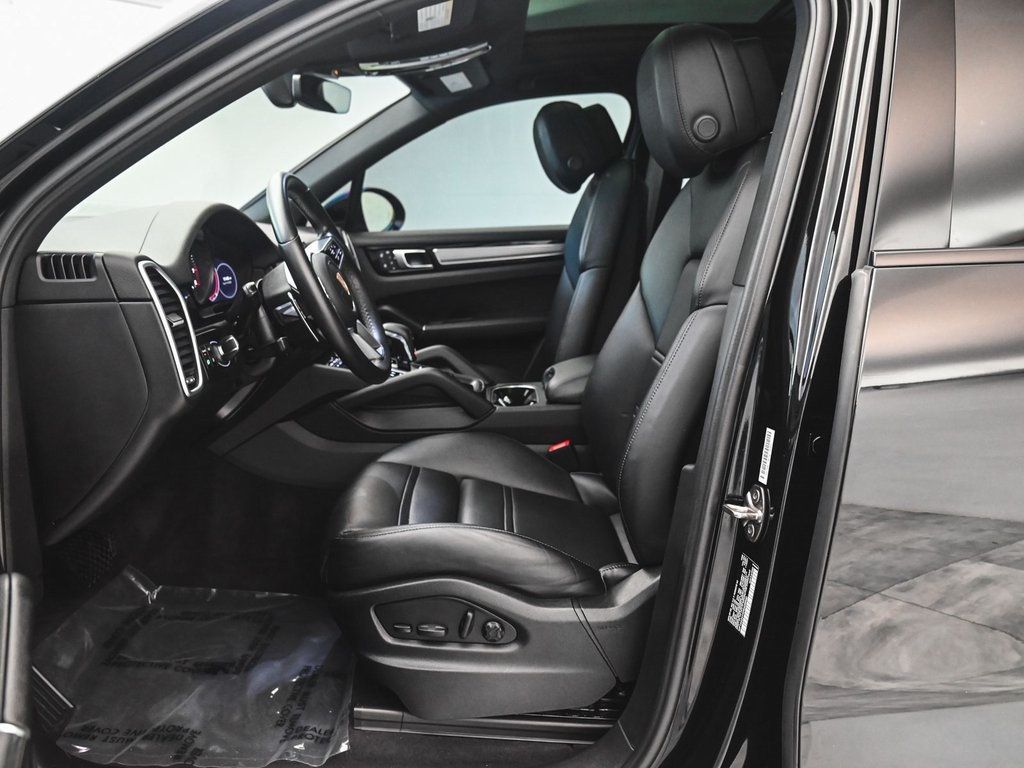 2023 Porsche Cayenne Platinum Edition photo 26