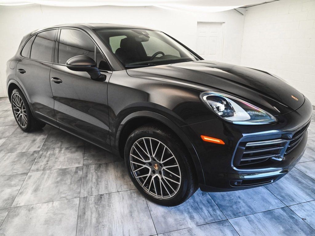 2023 Porsche Cayenne Platinum Edition photo 3