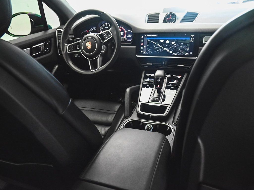 2023 Porsche Cayenne Platinum Edition photo 30