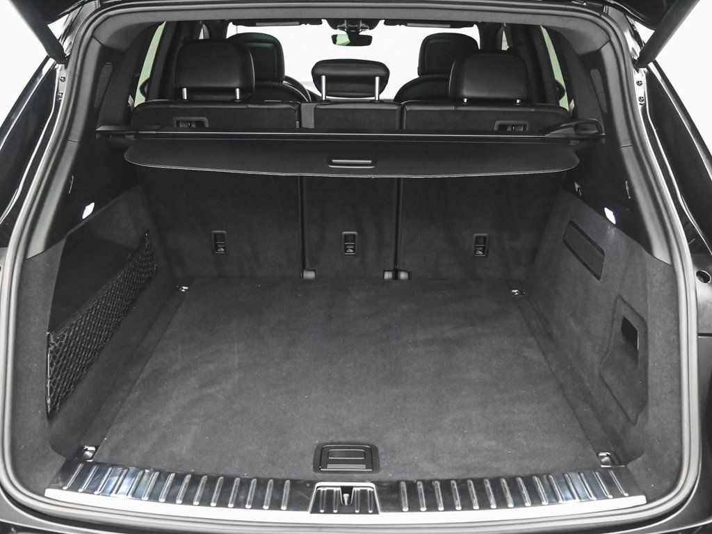 2023 Porsche Cayenne Platinum Edition photo 34