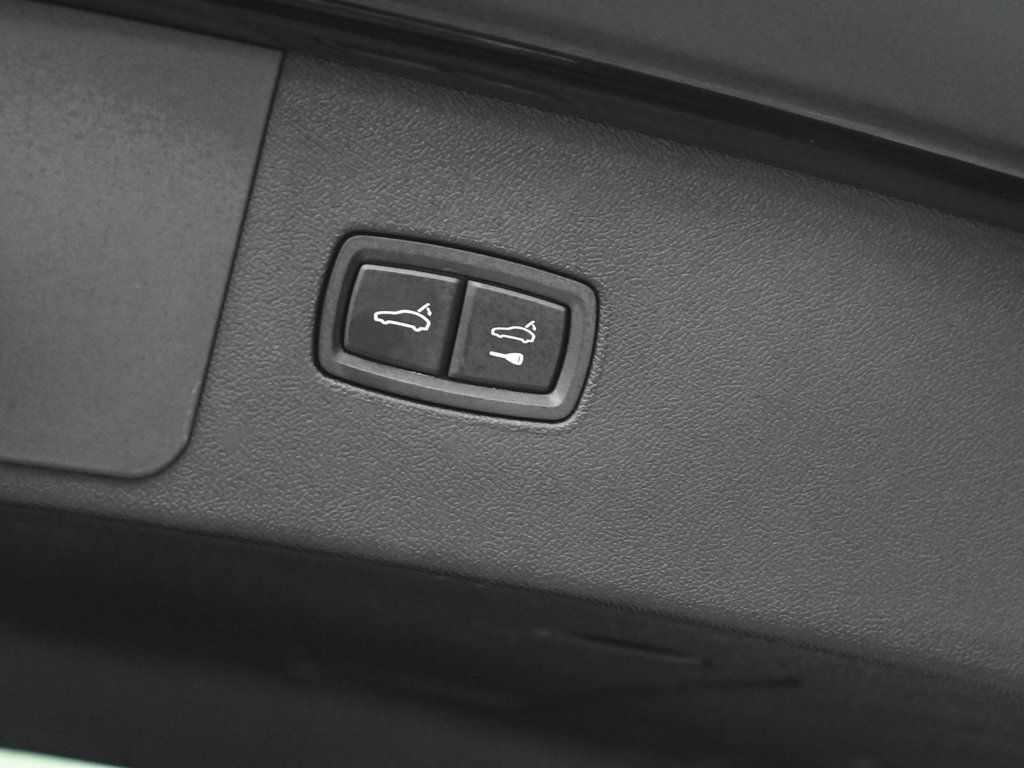 2023 Porsche Cayenne Platinum Edition photo 36