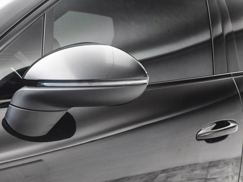 2023 Porsche Cayenne Platinum Edition photo 38