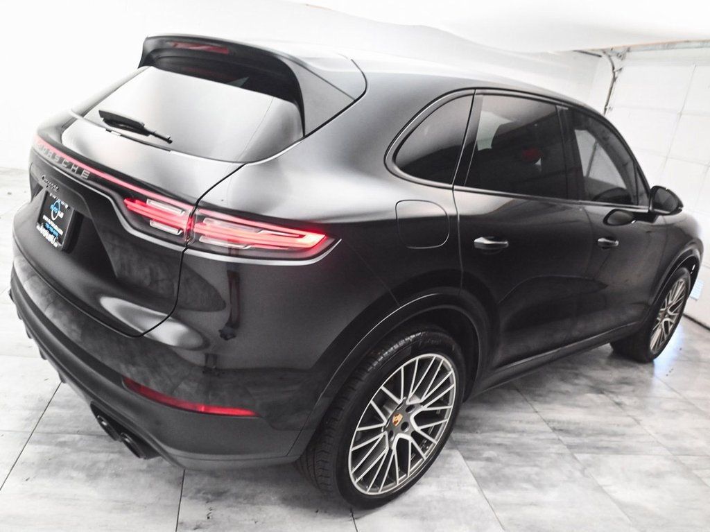 2023 Porsche Cayenne Platinum Edition photo 6
