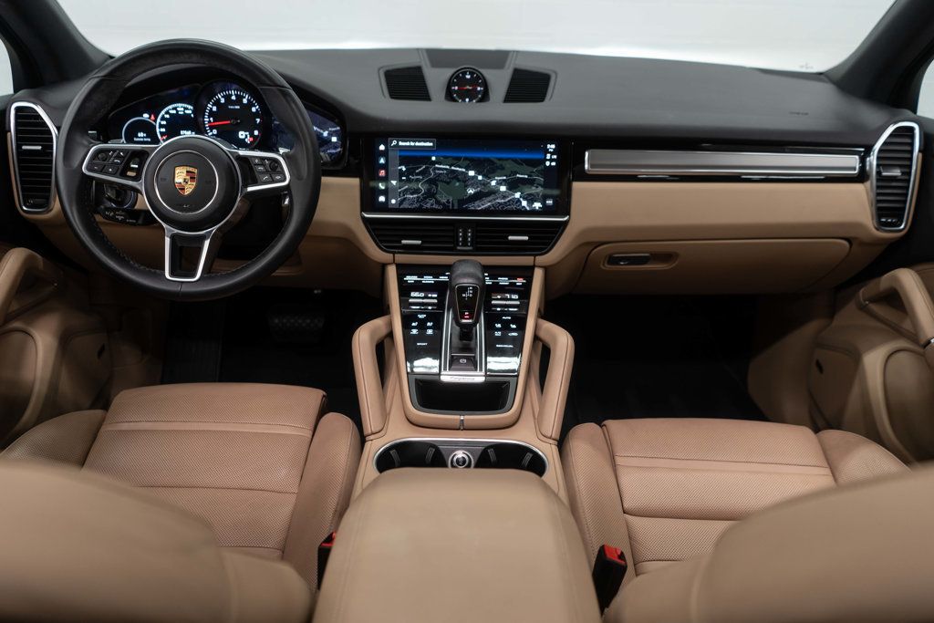 2023 Porsche Cayenne Platinum Edition photo 8