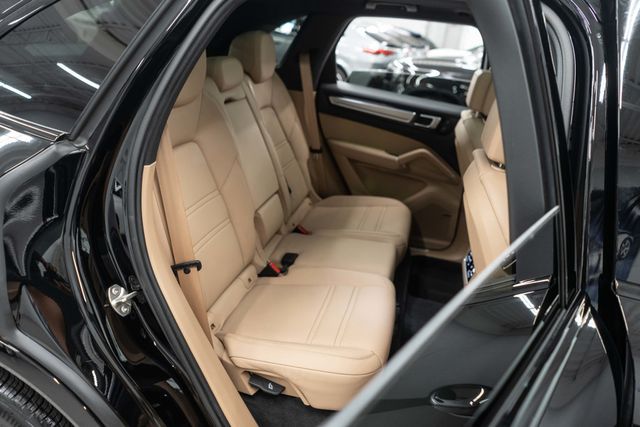 2023 Porsche Cayenne Platinum Edition - 22908447 - 13