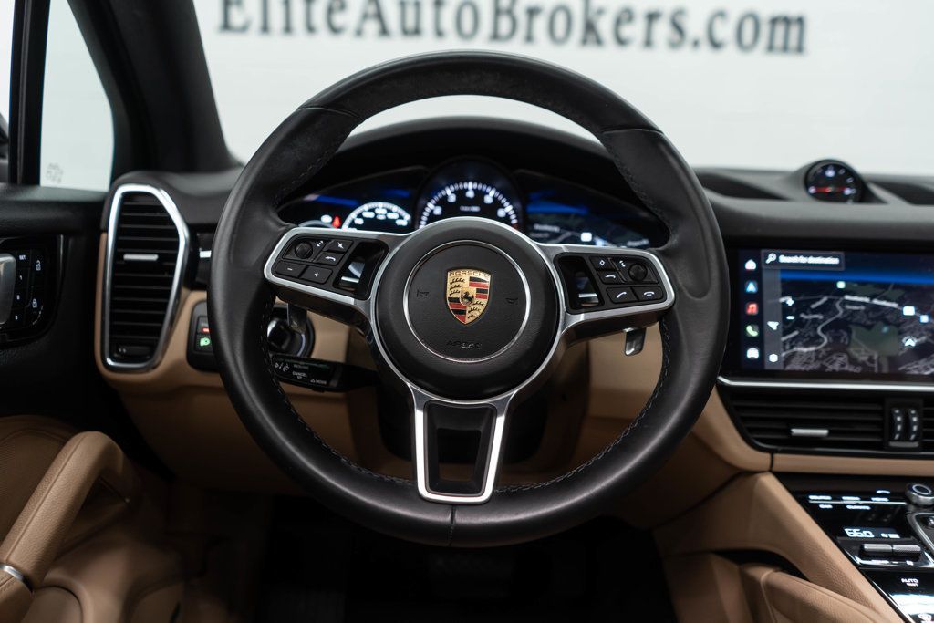 2023 Porsche Cayenne Platinum Edition photo 17