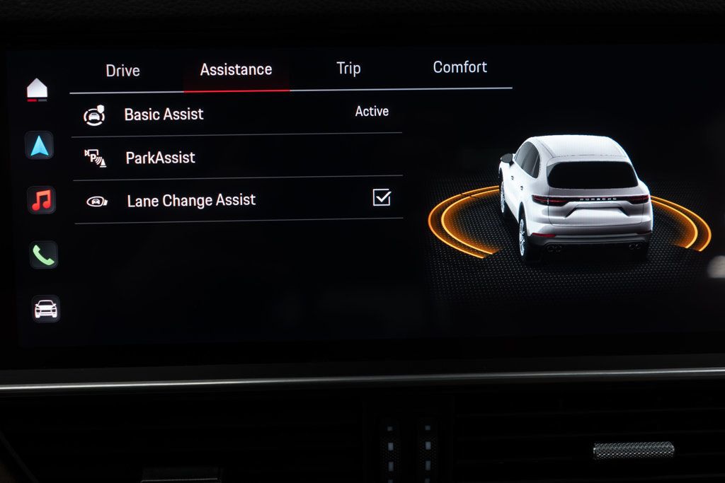 2023 Porsche Cayenne Platinum Edition photo 23