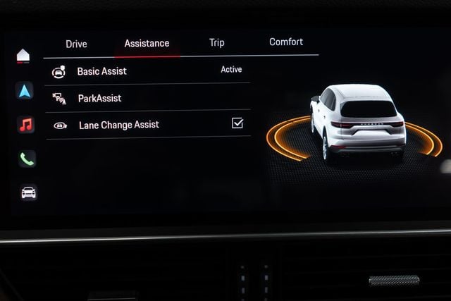 2023 Porsche Cayenne Platinum Edition - 22908447 - 26