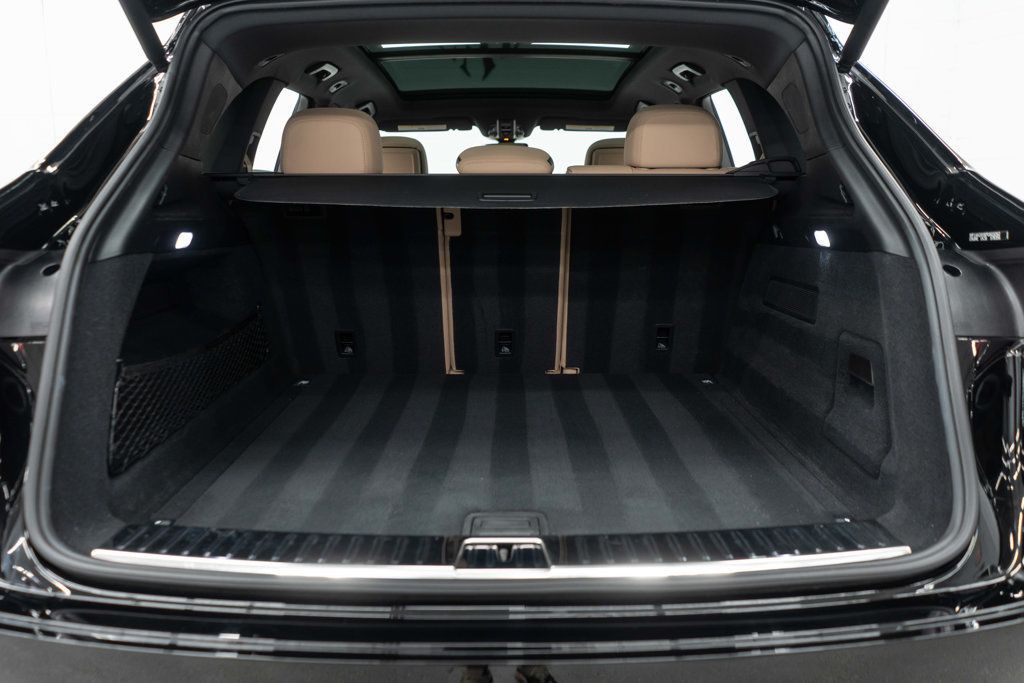 2023 Porsche Cayenne Platinum Edition photo 30